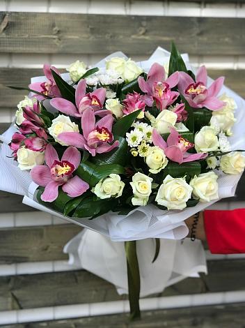 Букет цветов из: Розы и Хризантемы в Паниково