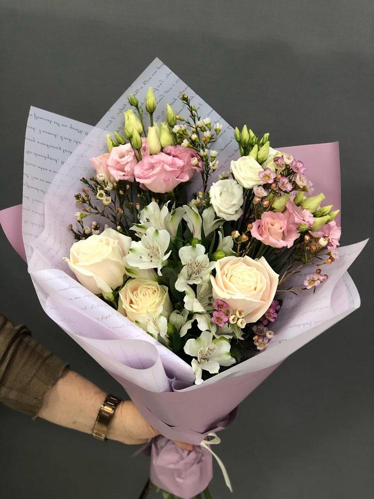 Букет цветов из: Альстромерии, Розы и Лизиантусы в Паниково