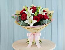Букет цветов из:  Лилии и Розы в Паниково