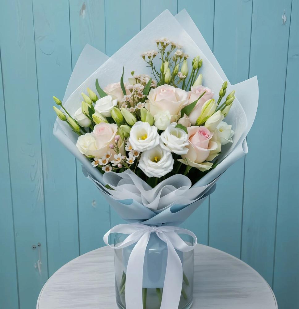 Букет цветов из: Розы и Лизиантусы в Паниково