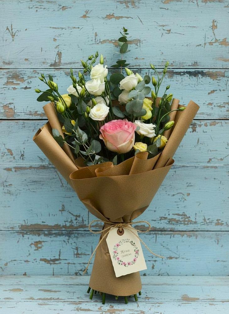 Букет цветов из: Розы и Лизиантусы в Паниково