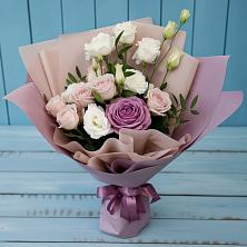 Букет цветов из:  Розы и Лизиантусы в Паниково