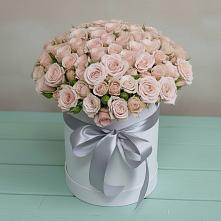 Цветочная композиция из Розы в шляпной коробке в Паниково