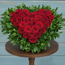 Цветочная композиция из Розы в виде сердца в Паниково