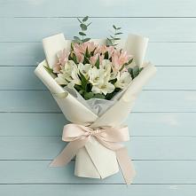 Букет цветов из:  Альстромерии в Паниково