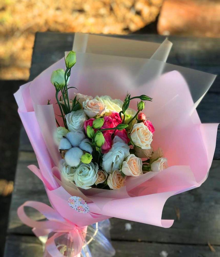 Букет цветов из: Розы и Лизиантусы в Паниково