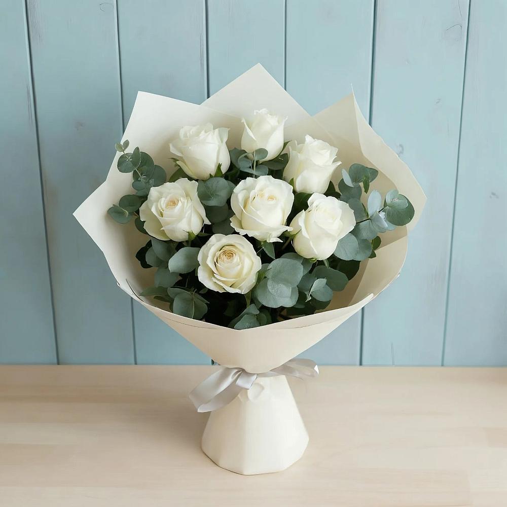 Букет Белые розы в Эвкалипте в Паниково