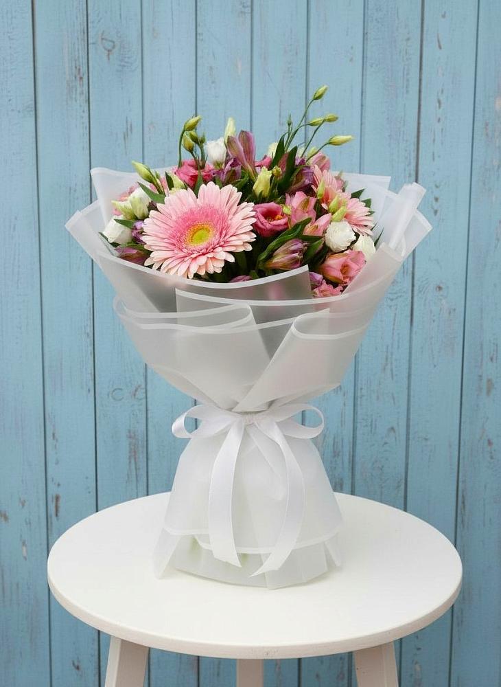 Букет цветов из: Герберы, Альстромерии и Лизиантусы в Паниково