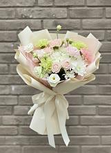 Букет цветов из:  Гвоздики, Розы, Лизиантусы и Хризантемы в Паниково