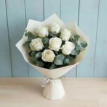 Букет Белые розы в Эвкалипте в Паниково