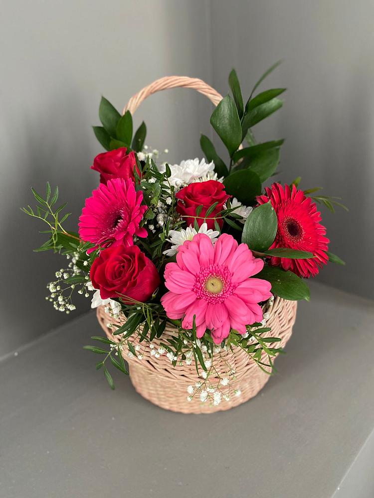 Цветочная композиция из Розы, Хризантемы и Герберы в корзине в Паниково