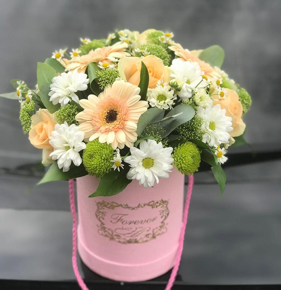 Цветочная композиция из Розы, Герберы и Хризантемы в шляпной коробке в Паниково