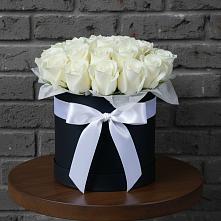 Цветочная композиция из Розы в шляпной коробке в Паниково