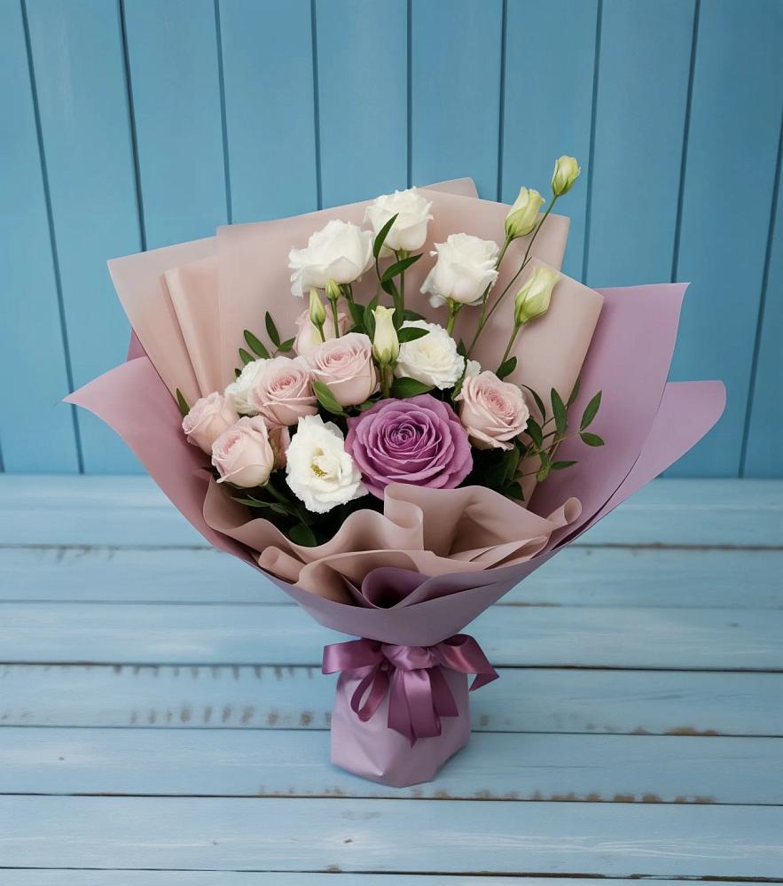 Букет цветов из: Розы и Лизиантусы в Паниково