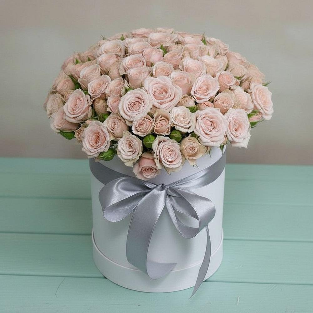 Цветочная композиция из Розы в шляпной коробке в Паниково