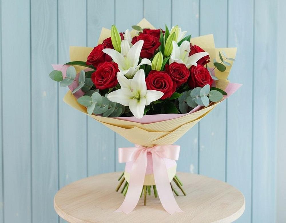 Букет цветов из: Лилии и Розы в Паниково